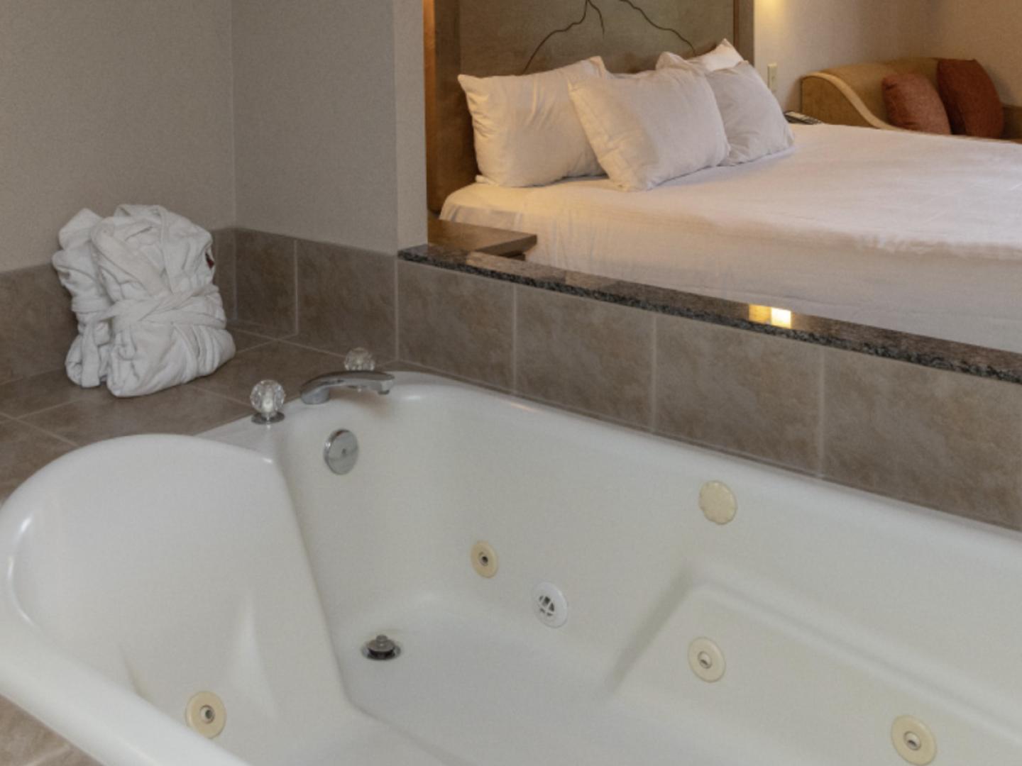 Rundlestone Lodge King Suite with Jetted Tub Rundlestone Lodge King Suite with Jetted Tub