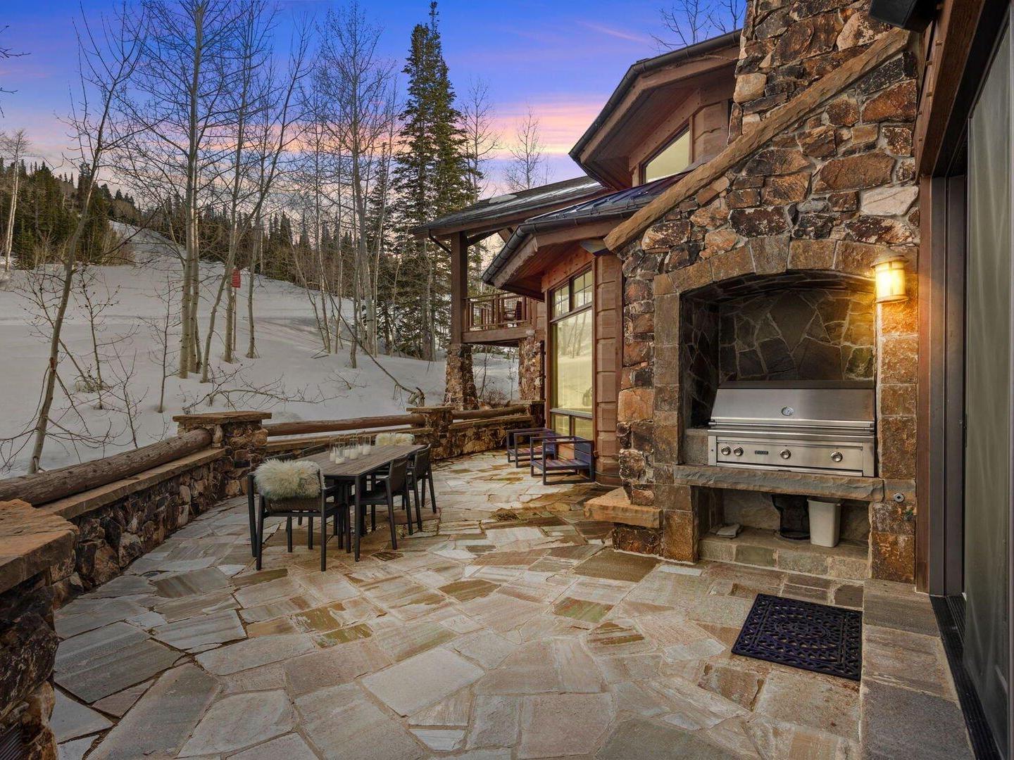 5 Northside Court Patio with Grill 5 Northside Court Patio with Grill