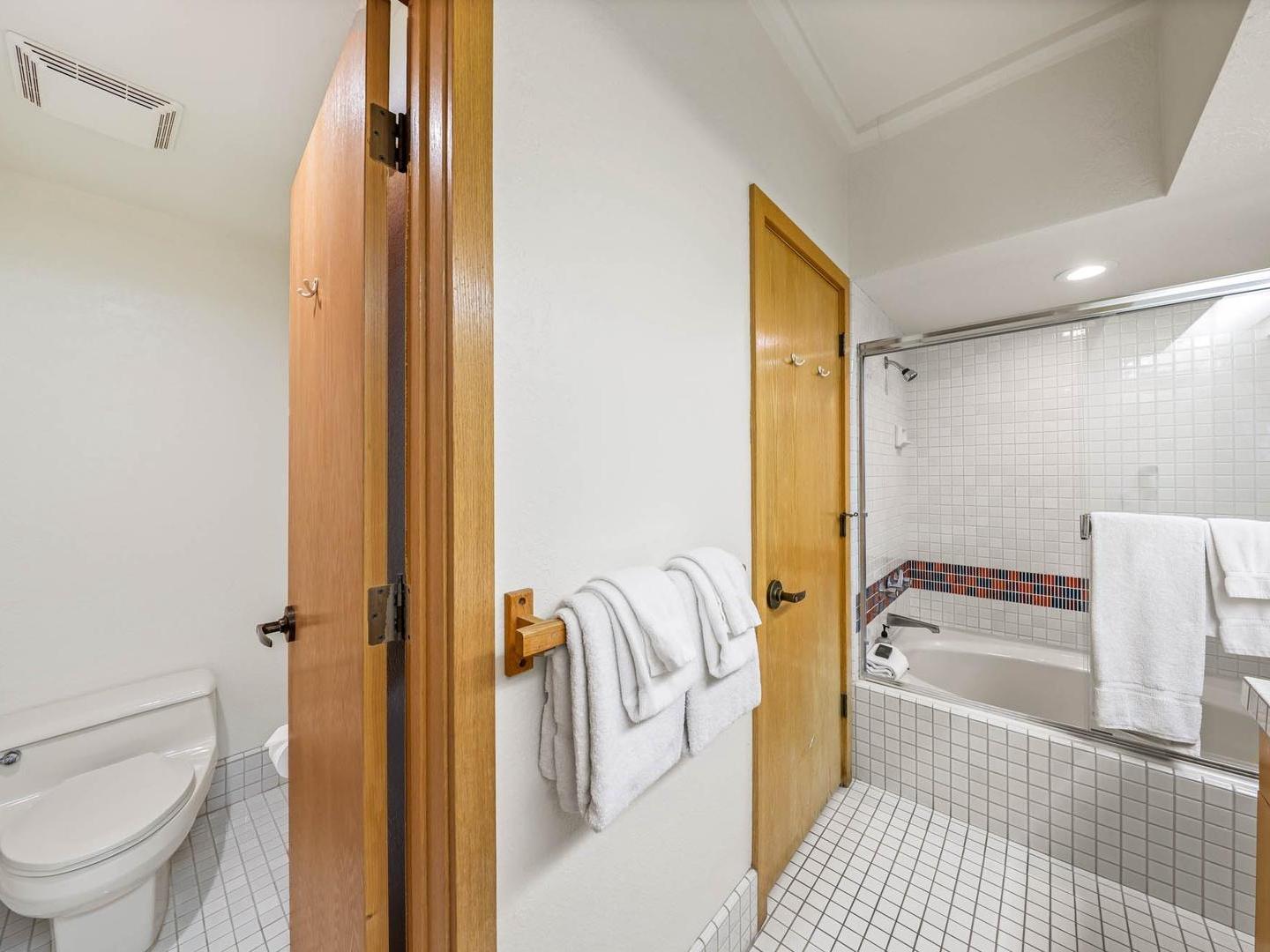 Palisades Tahoe Lodge Bathroom Palisades Tahoe Lodge Bathroom