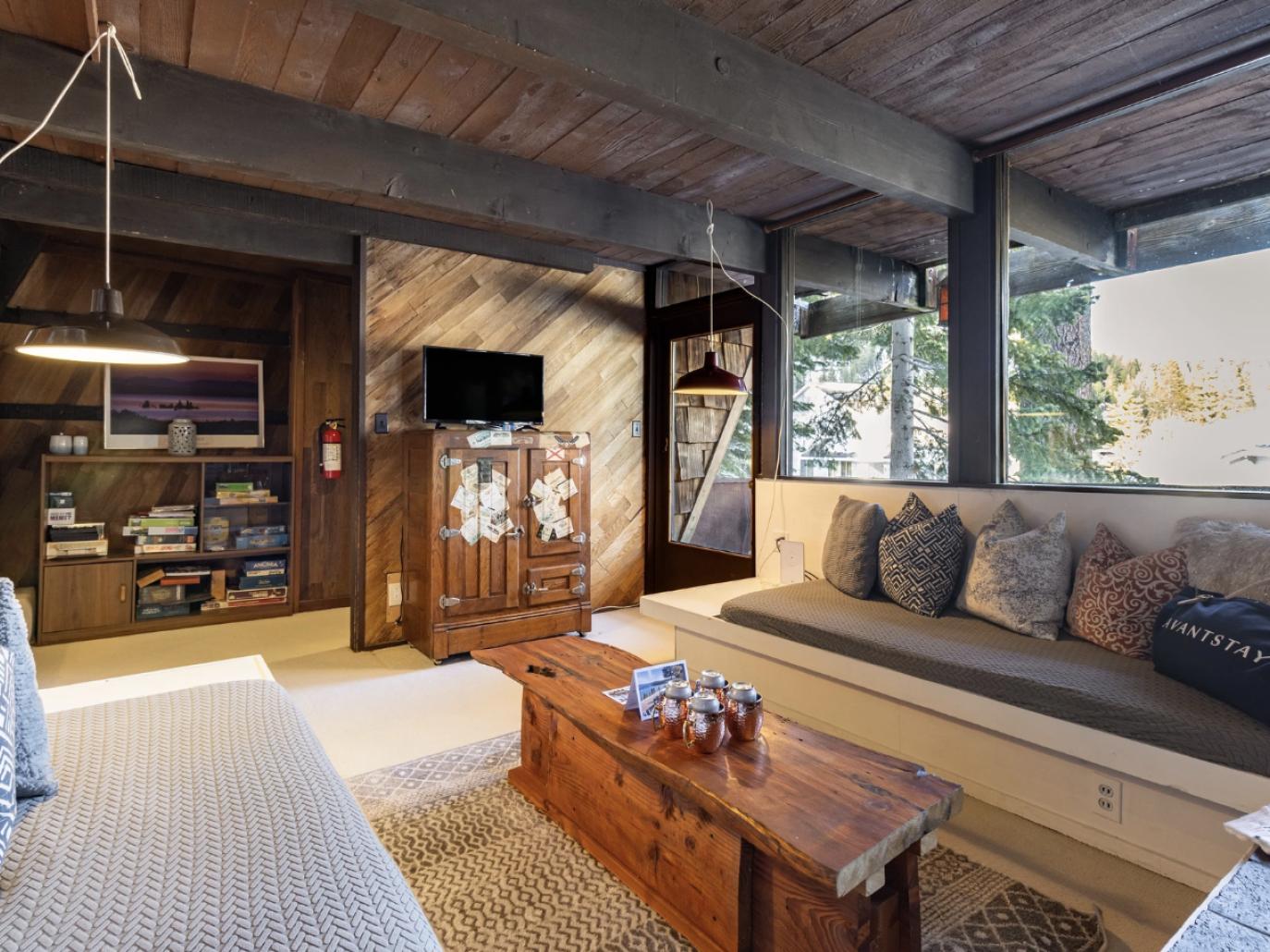 Mount Jola Cabin Family Room Mount Jola Cabin Family Room