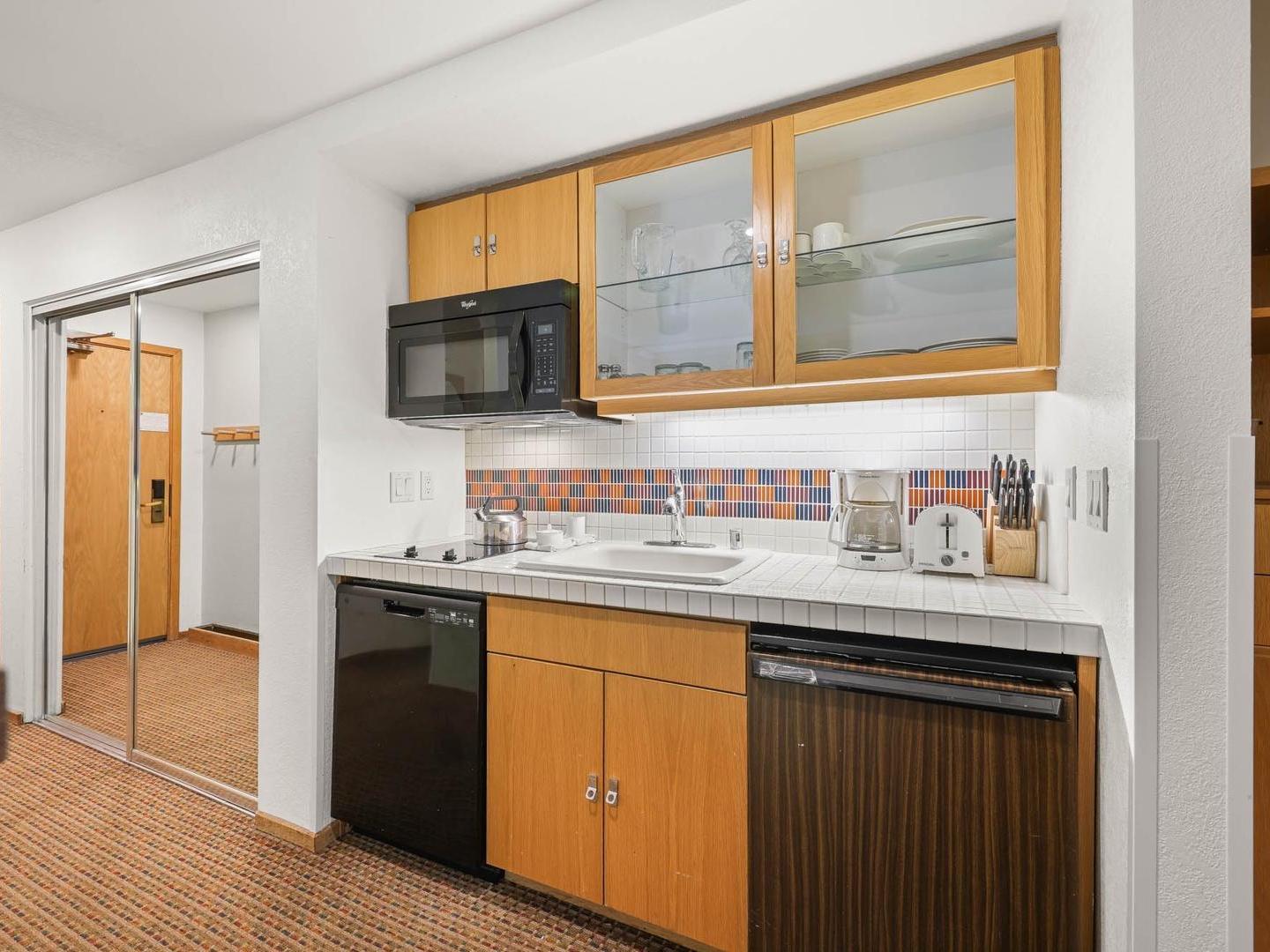 Palisades Tahoe Lodge Loft Suite Kitchenette Palisades Tahoe Lodge Loft Suite Kitchenette