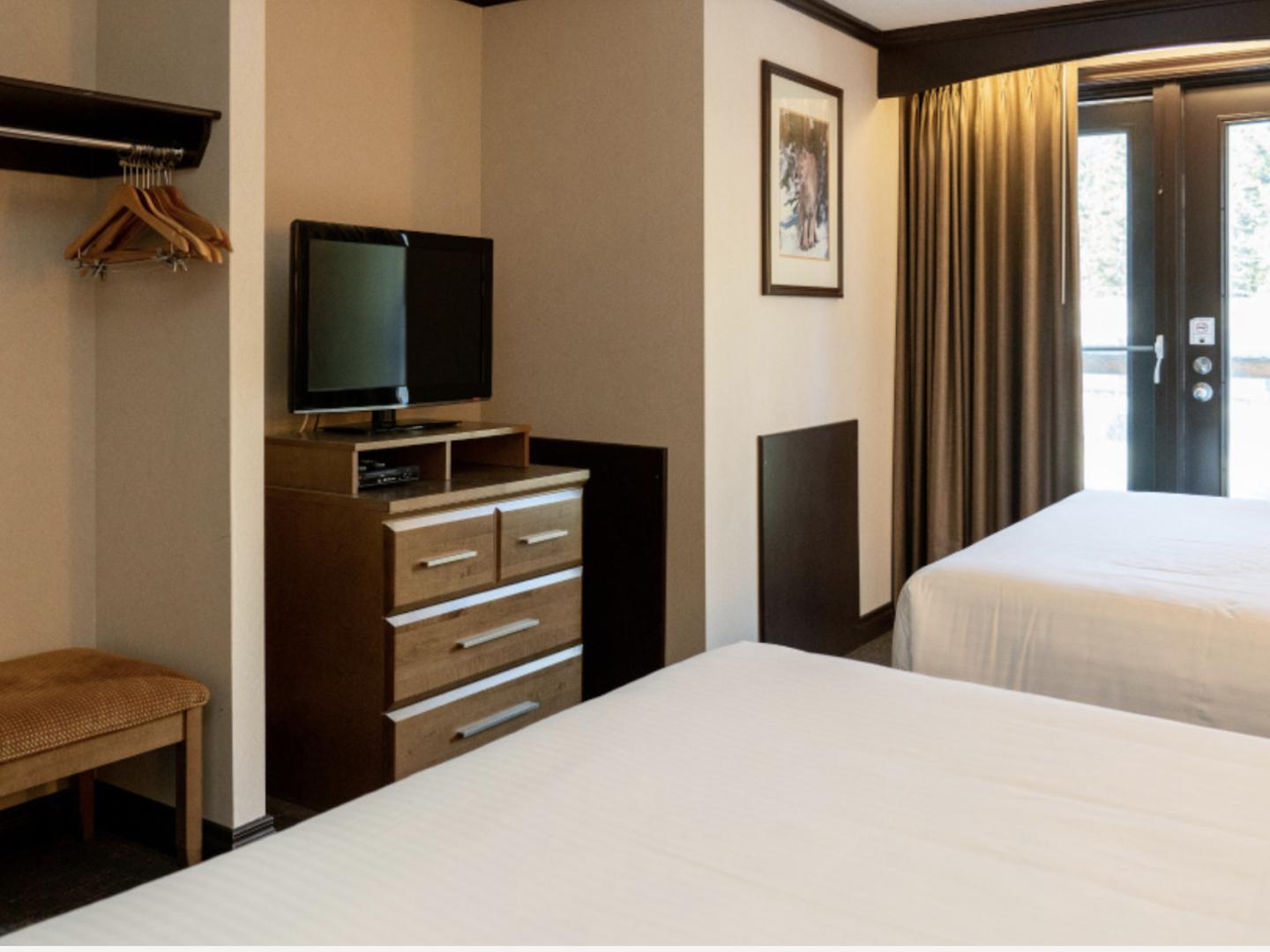 Rundlestone Lodge Two Bedroom Suite Queen Bedroom Rundlestone Lodge Two Bedroom Suite Queen Bedroom