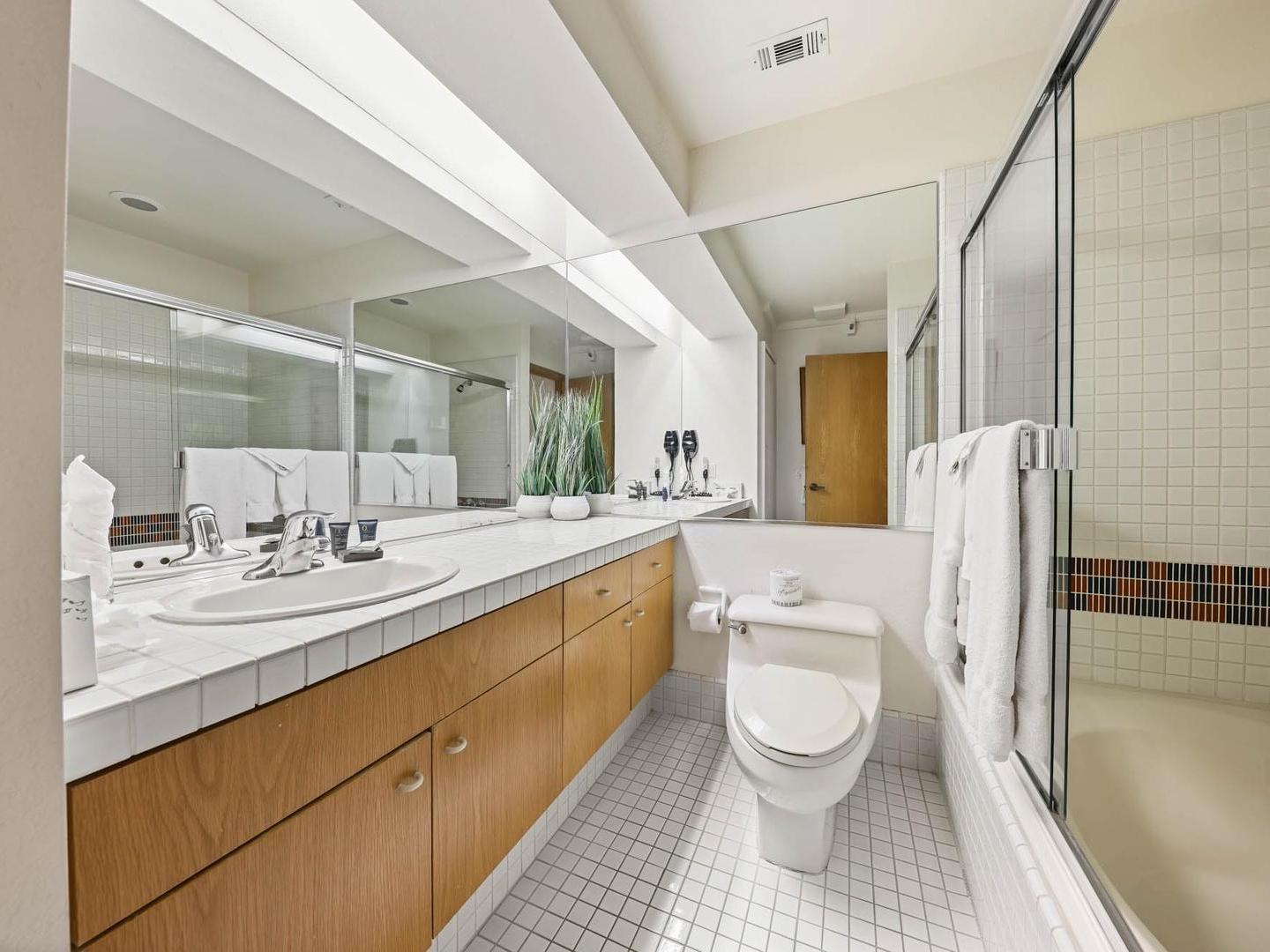 Palisades Tahoe Lodge Bathroom Palisades Tahoe Lodge Bathroom