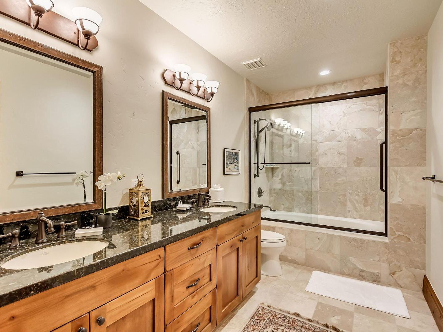Lookout Retreat Bathroom Lookout Retreat Bathroom