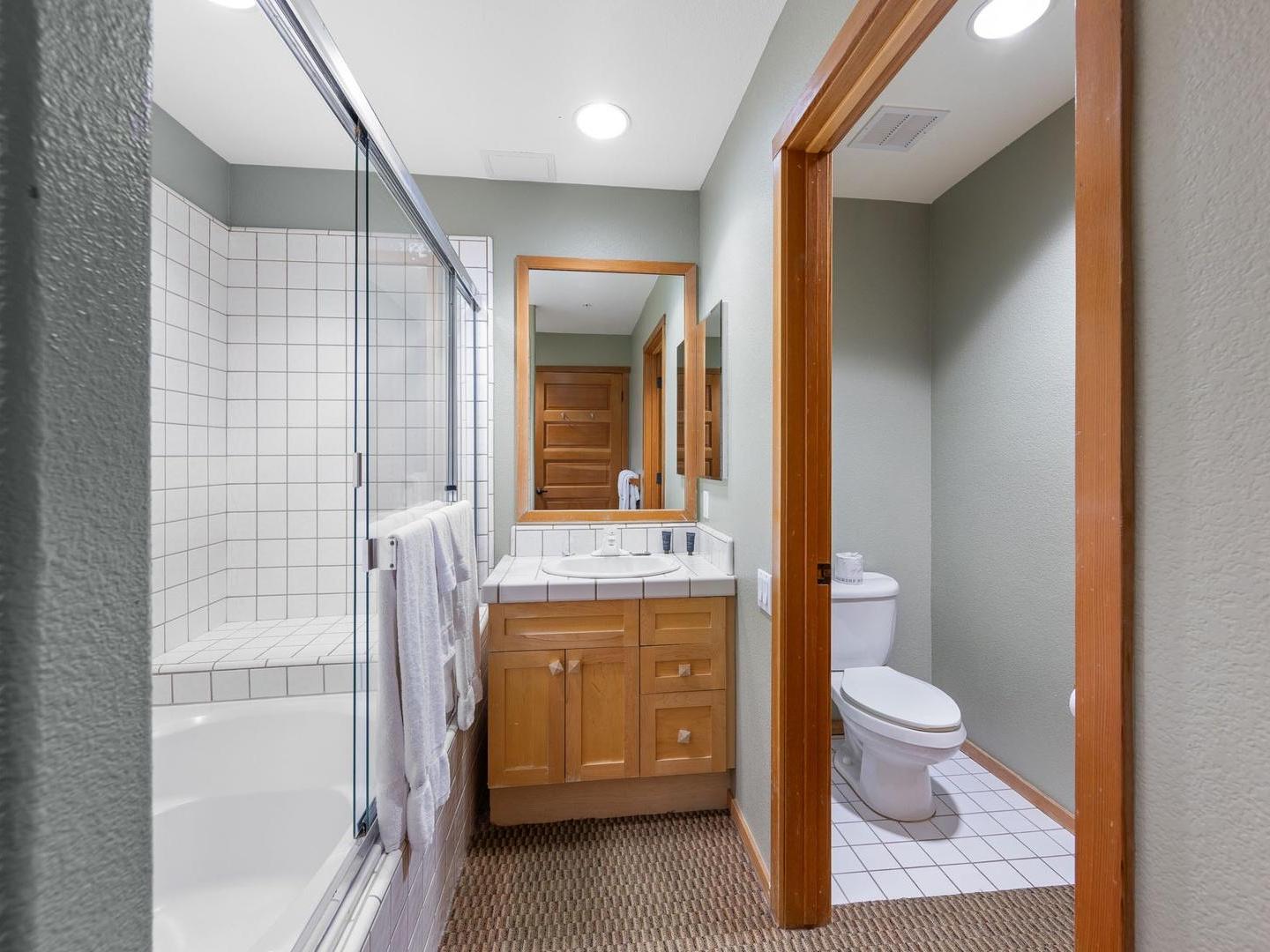 Palisades Tahoe Lodge Bathroom Palisades Tahoe Lodge Bathroom