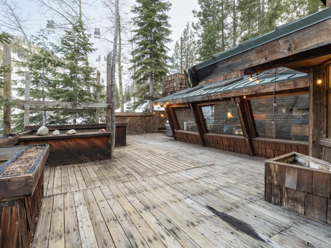 Mount Jola Cabin Deck Mount Jola Cabin Deck