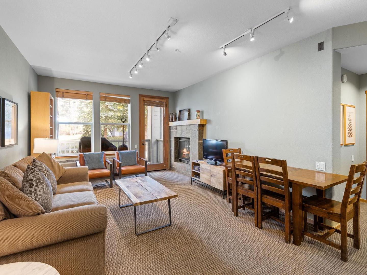 Palisades Tahoe Lodge Living Room Palisades Tahoe Lodge Living Room