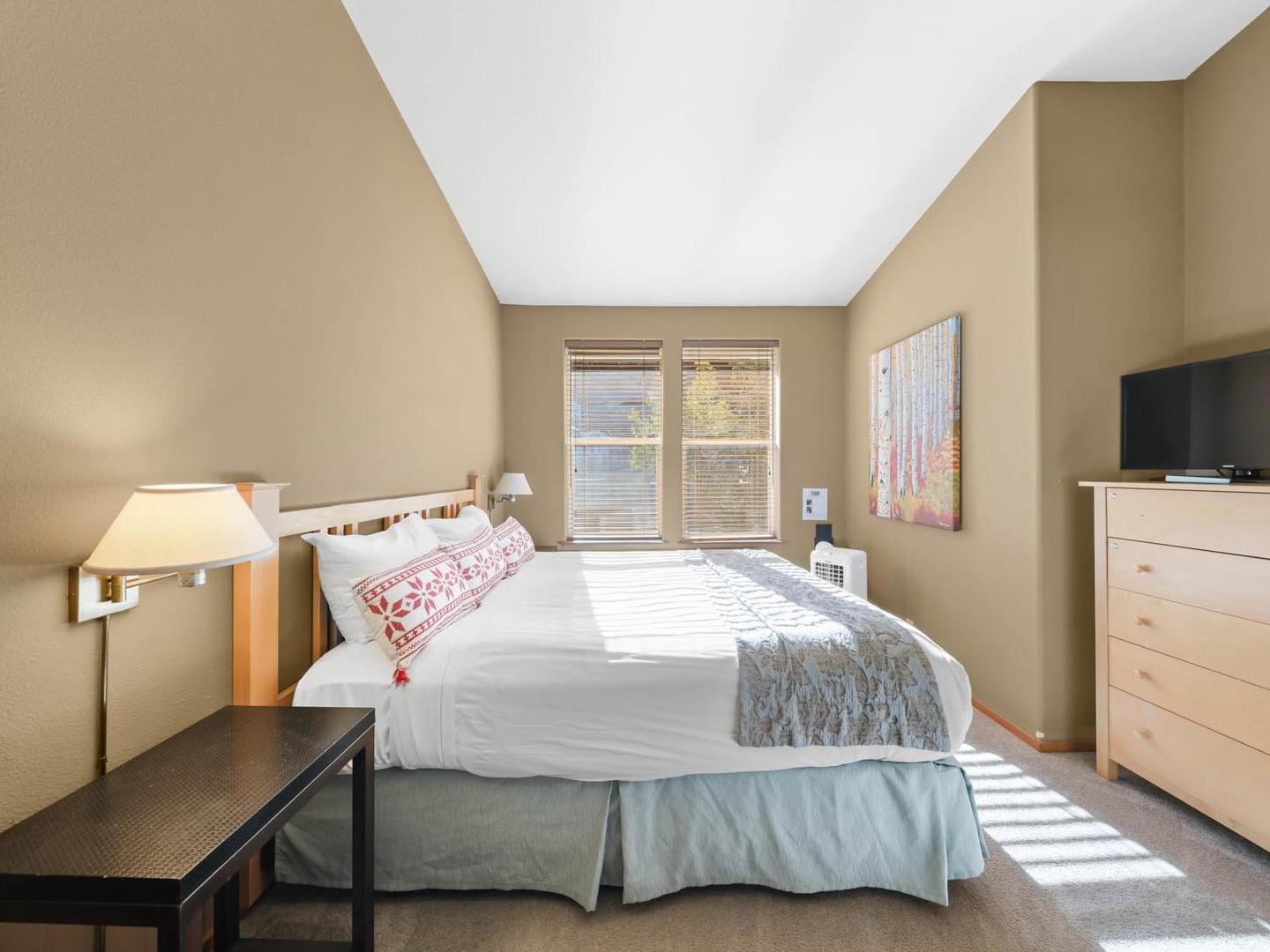 Palisades Tahoe Lodge Bedroom Palisades Tahoe Lodge Bedroom