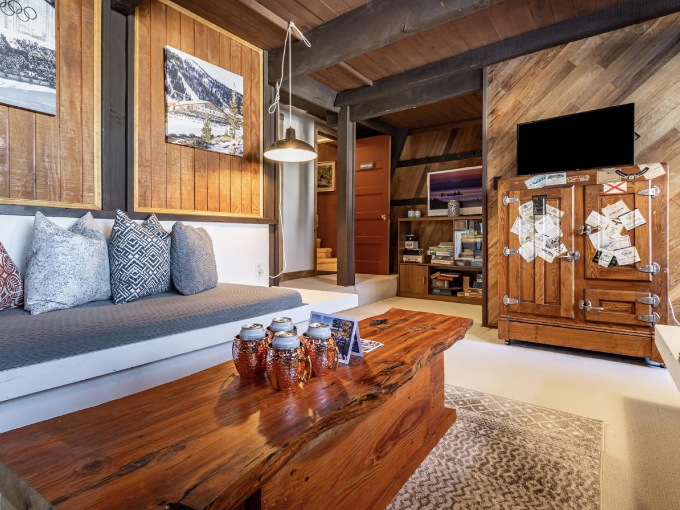 Mount Jola Cabin Family Room Mount Jola Cabin Family Room