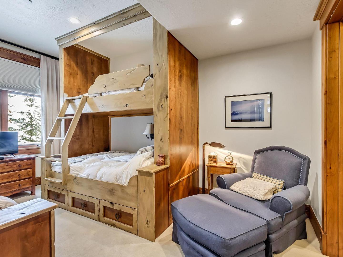 Lookout Retreat Bedroom Lookout Retreat Bedroom
