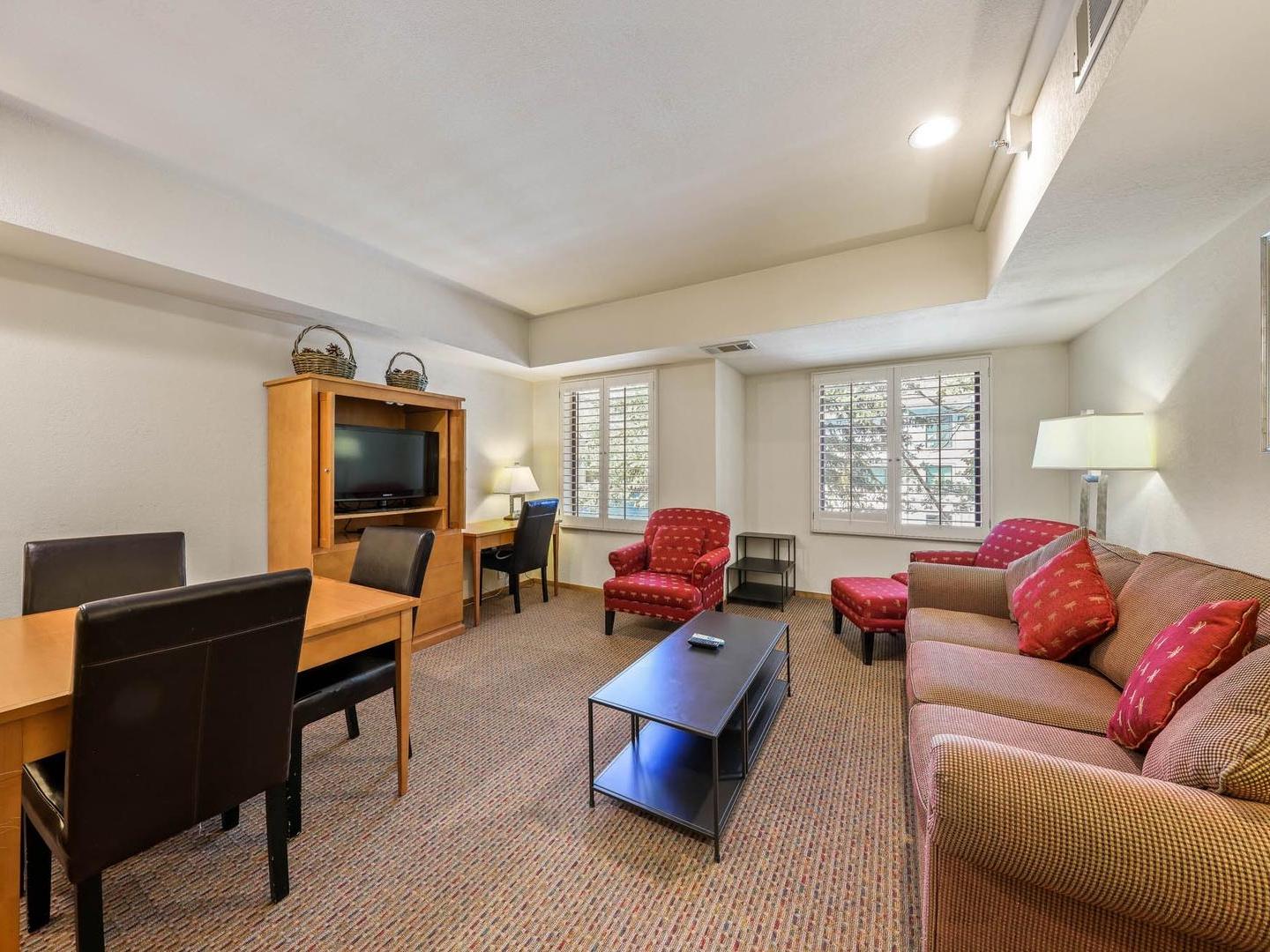 Palisades Tahoe Lodge Studio Suite Living Room Palisades Tahoe Lodge Studio Suite Living Room