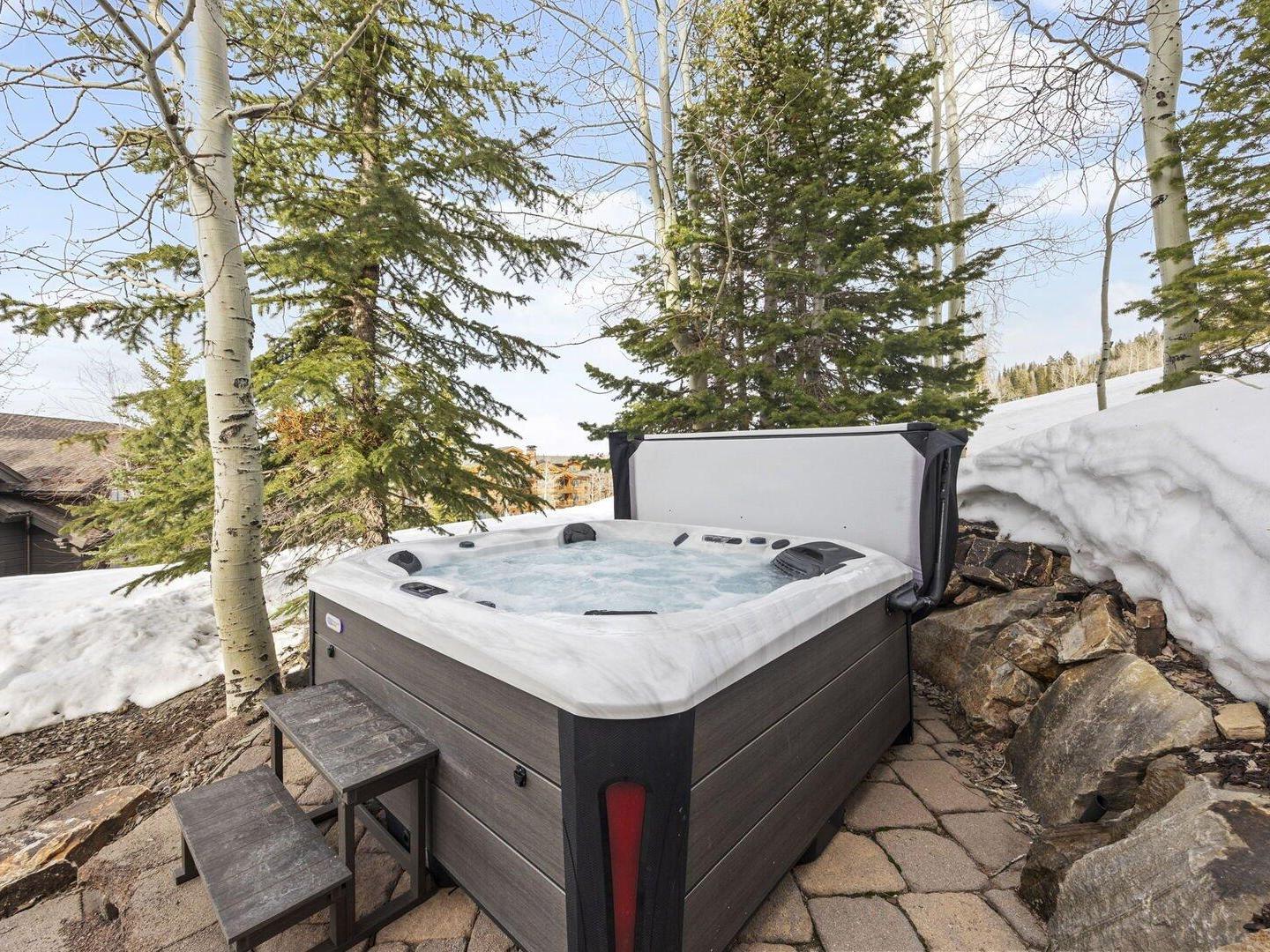 5 Northside Court Patio with Private Hot Tub 5 Northside Court Patio with Private Hot Tub