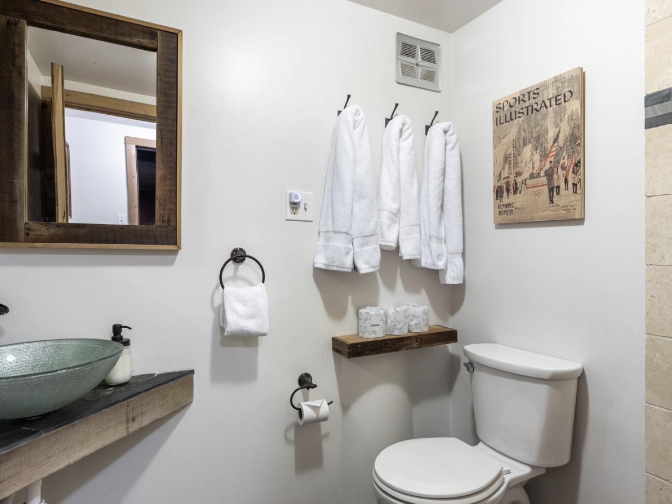 Mount Jola Cabin Bathroom Mount Jola Cabin Bathroom