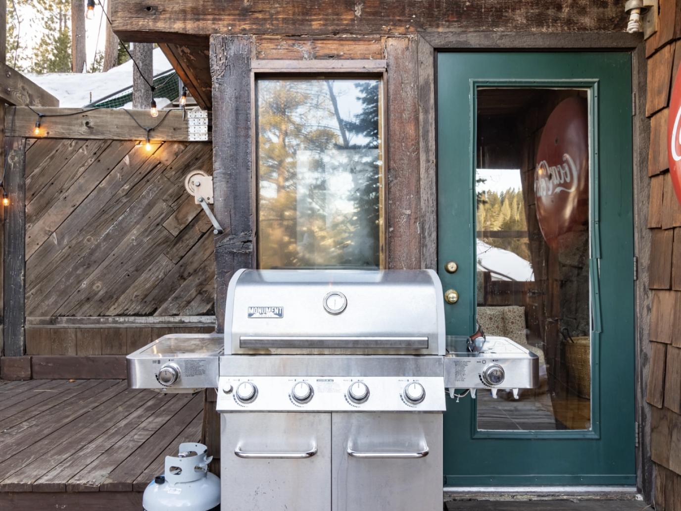 Mount Jola Cabin Deck with Summertime Grill Mount Jola Cabin Deck with Summertime Grill