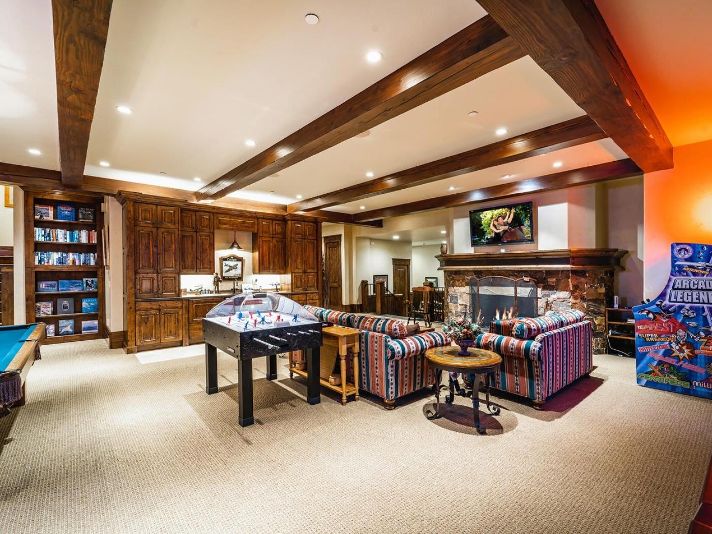 Black Spruce Estate Family Room Black Spruce Estate Family Room
