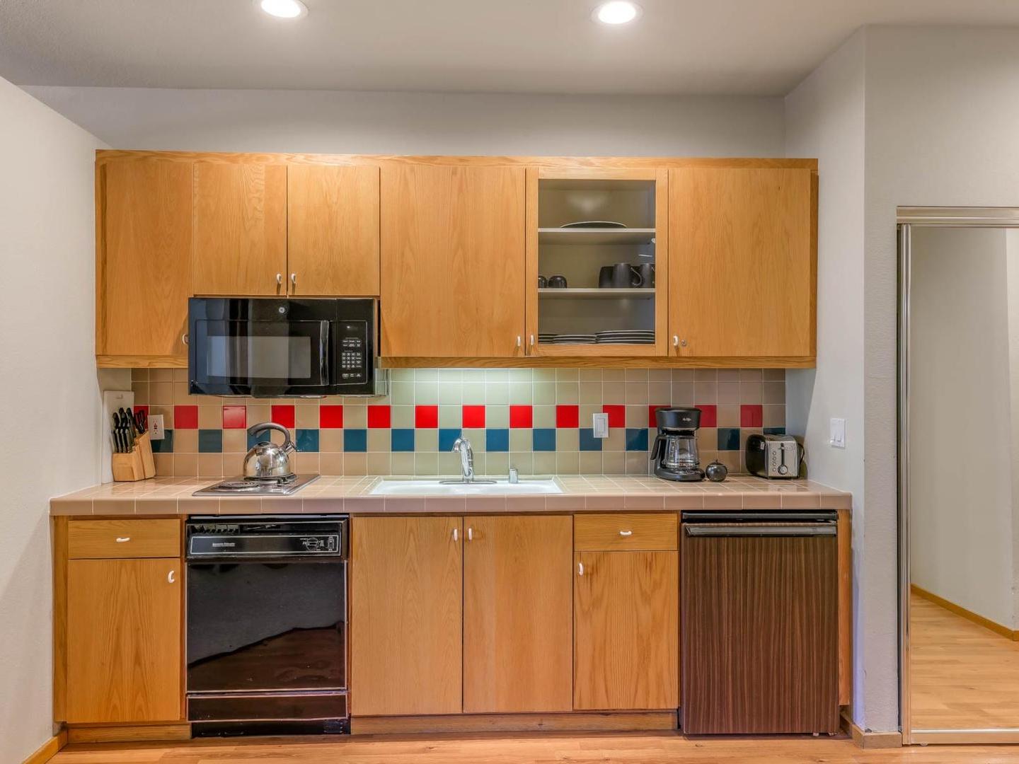 Palisades Tahoe Lodge Studio Suite Kitchenette Palisades Tahoe Lodge Studio Suite Kitchenette