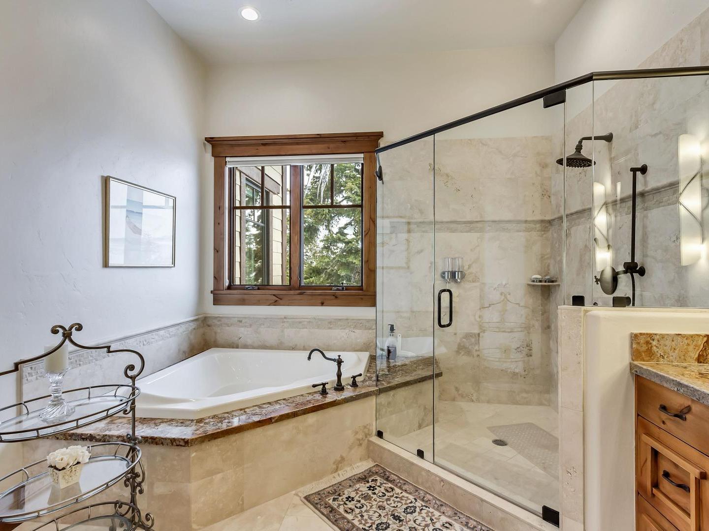 Lookout Retreat Bathroom Lookout Retreat Bathroom
