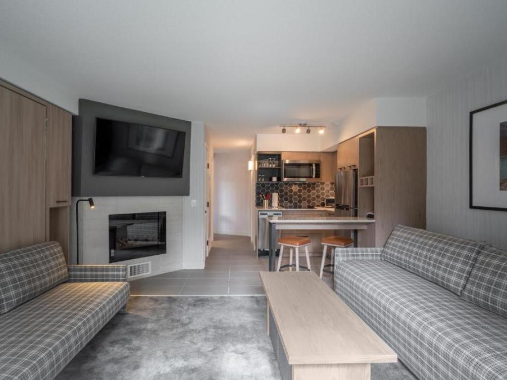 Lake Louis Inn Living Room Lake Louis Inn Living Room