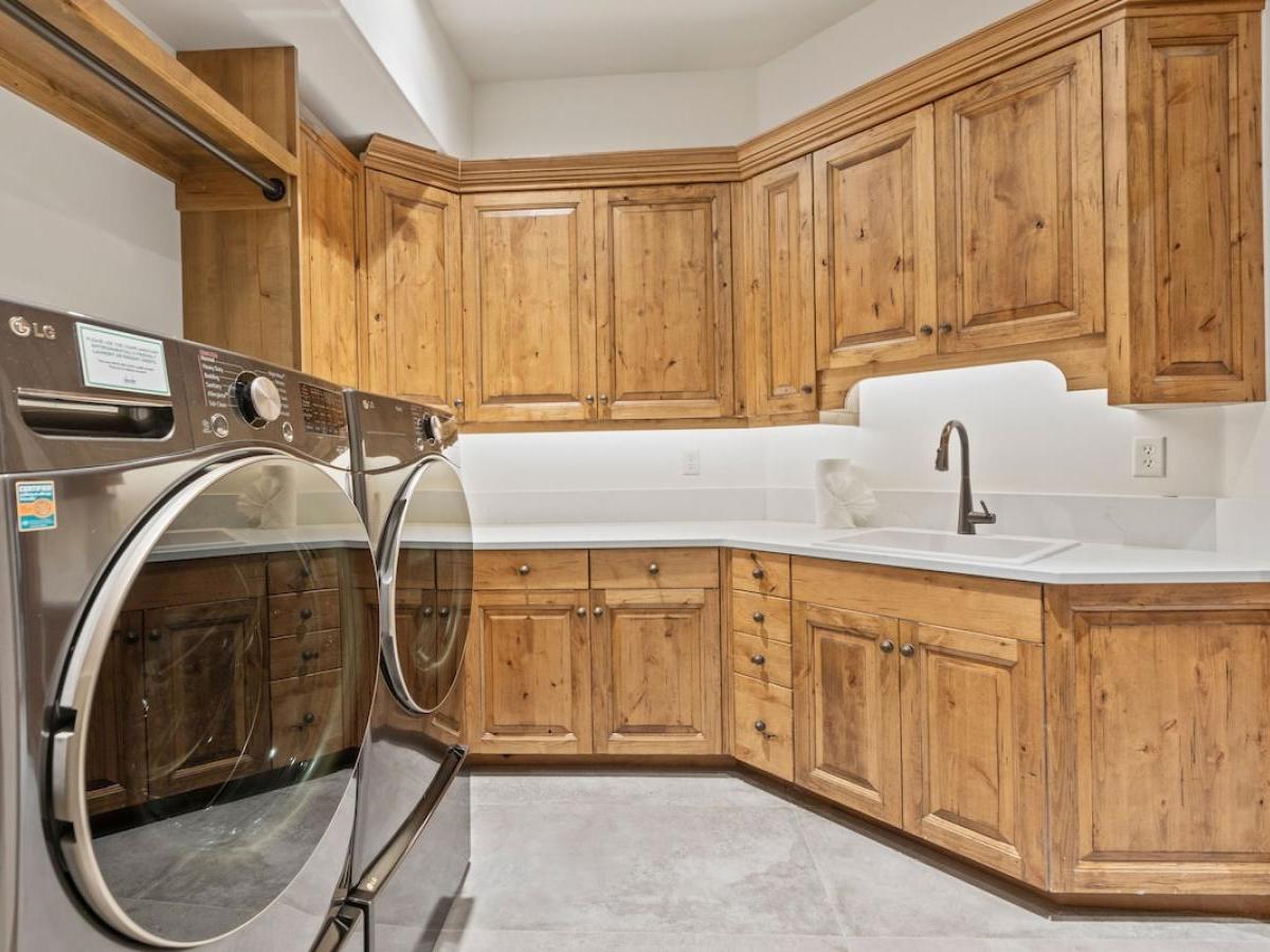 Northside Estate Laundry Room Northside Estate Laundry Room