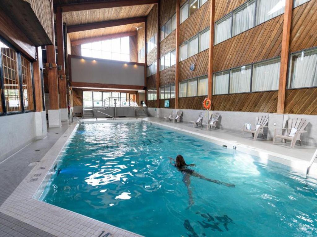 Lake Louis Inn Swimming Pool Lake Louis Inn Swimming Pool