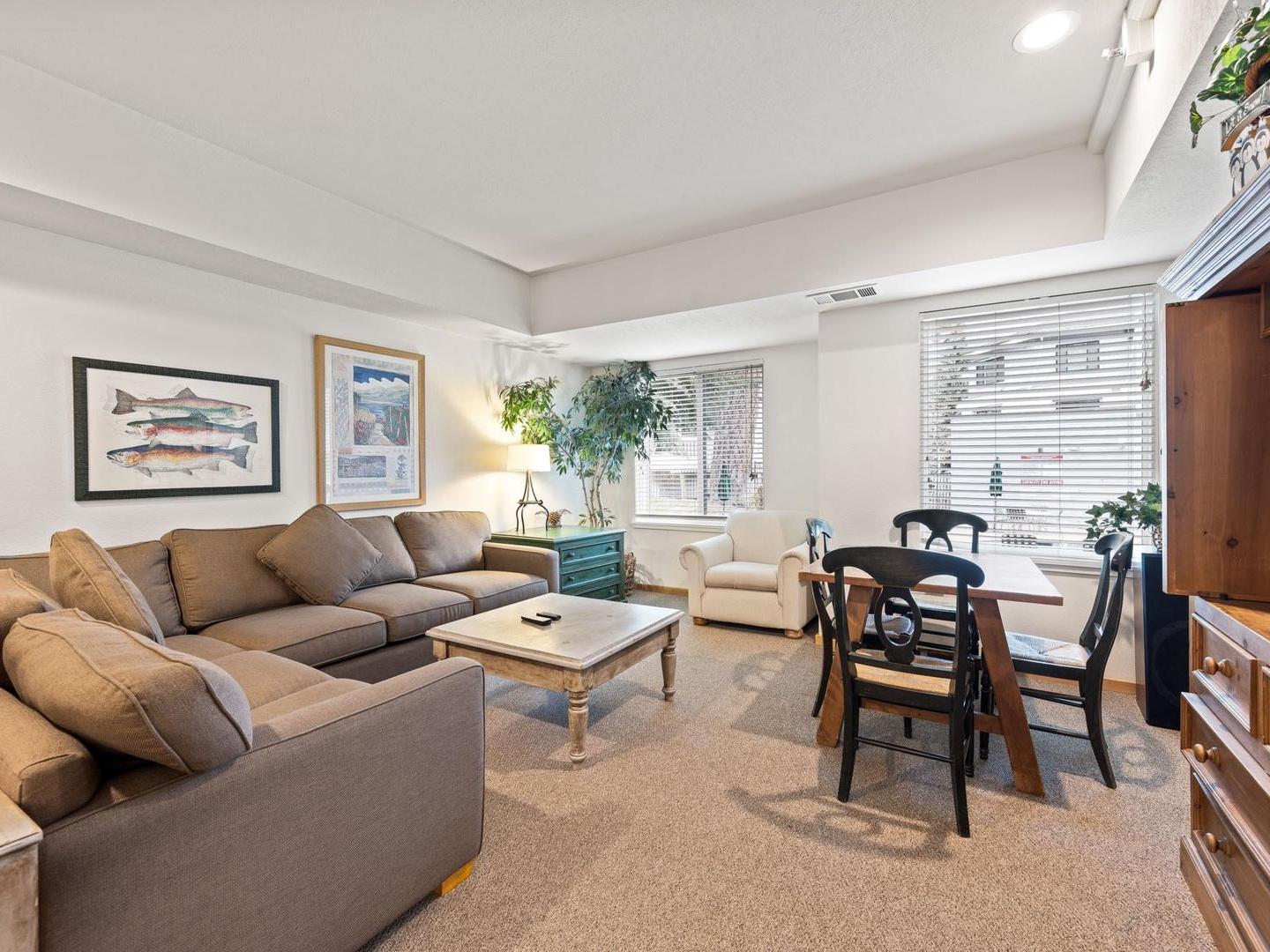 Palisades Tahoe Lodge Studio Suite Living Room Palisades Tahoe Lodge Studio Suite Living Room