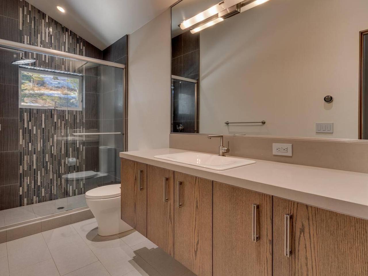 Shoshone Chalet Bathroom Shoshone Chalet Bathroom