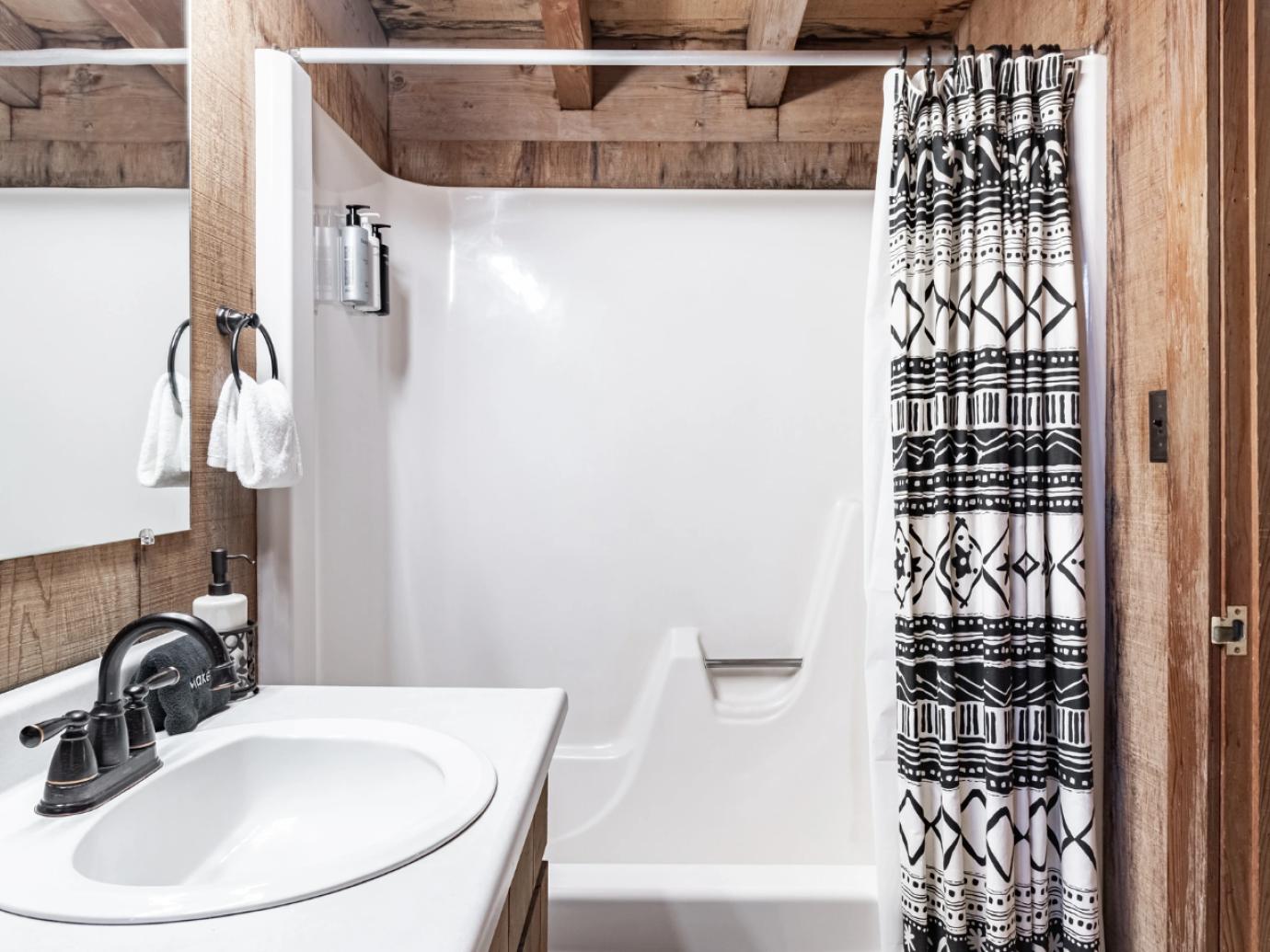 Mount Jola Cabin Bathroom Mount Jola Cabin Bathroom