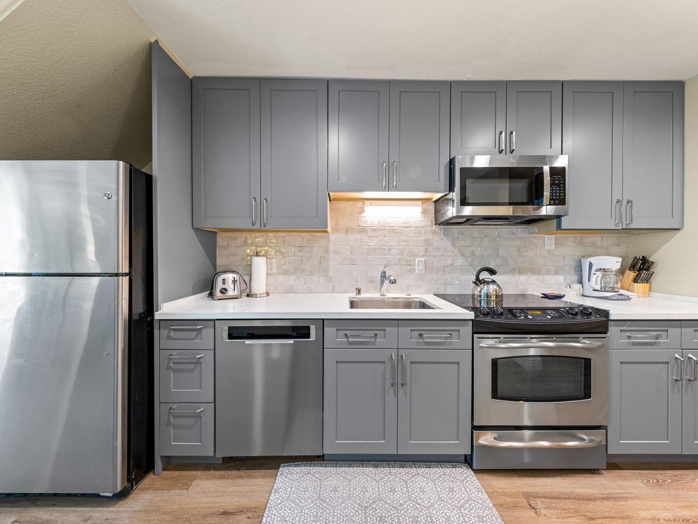 Palisades Tahoe Lodge Loft Suite Kitchenette Palisades Tahoe Lodge Loft Suite Kitchenette