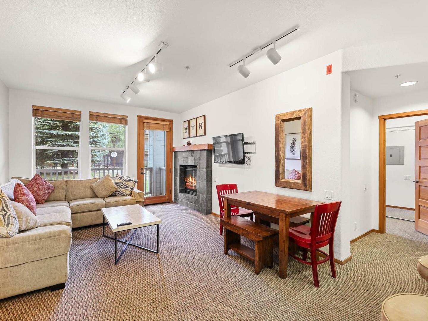 Palisades Tahoe Lodge Living Room Palisades Tahoe Lodge Living Room