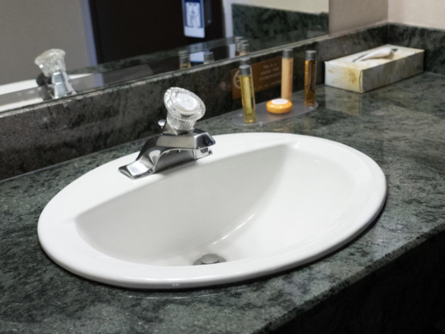 Rundlestone Lodge Bathroom Rundlestone Lodge Bathroom