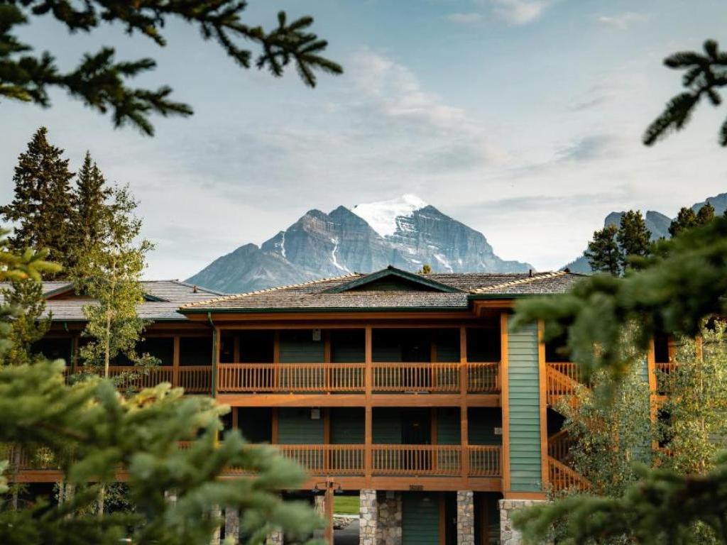 Lake Louis Inn Exterior Lake Louis Inn Exterior