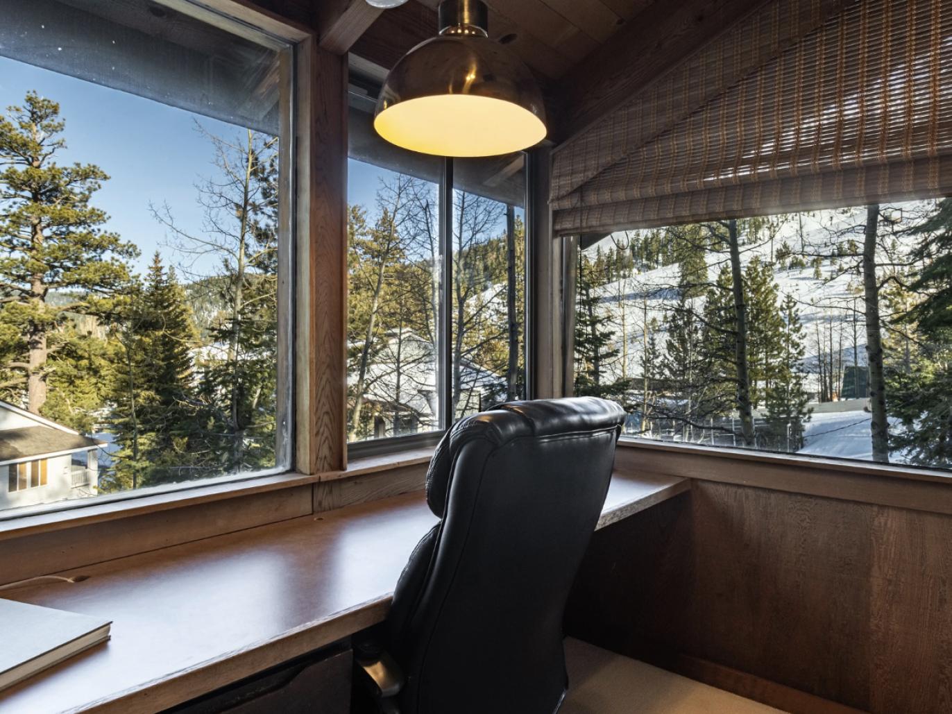 Mount Jola Cabin Office Mount Jola Cabin Office