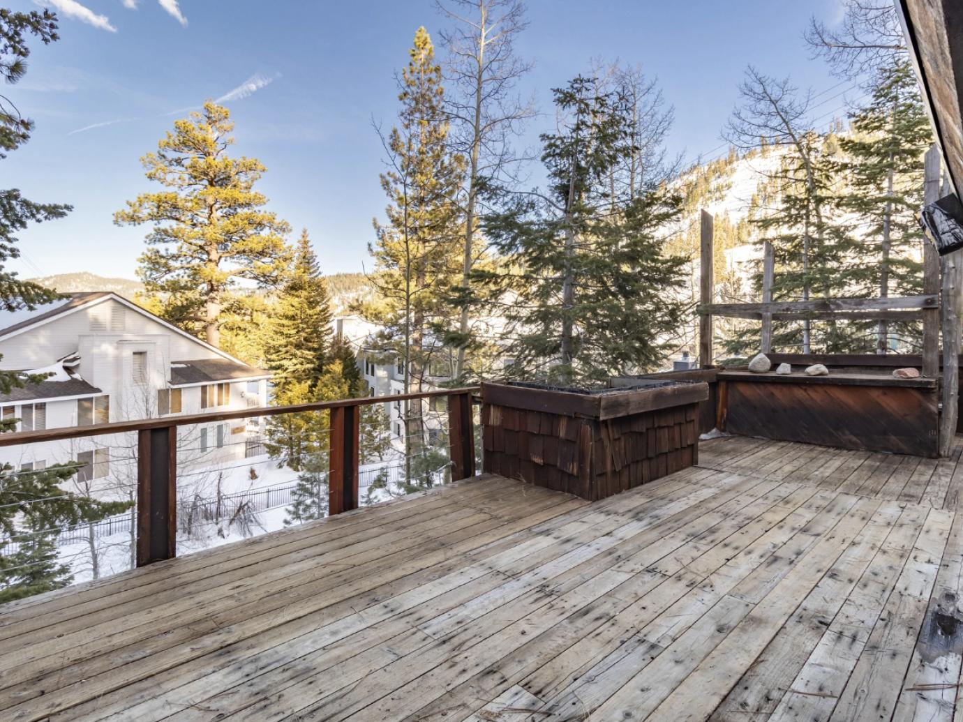 Mount Jola Cabin Deck Mount Jola Cabin Deck